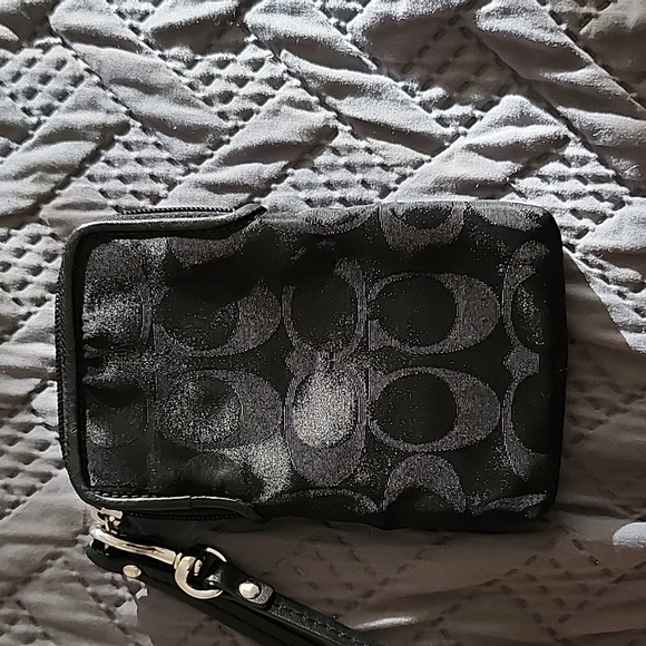 Coach signature phone case - Picture 2 of 3